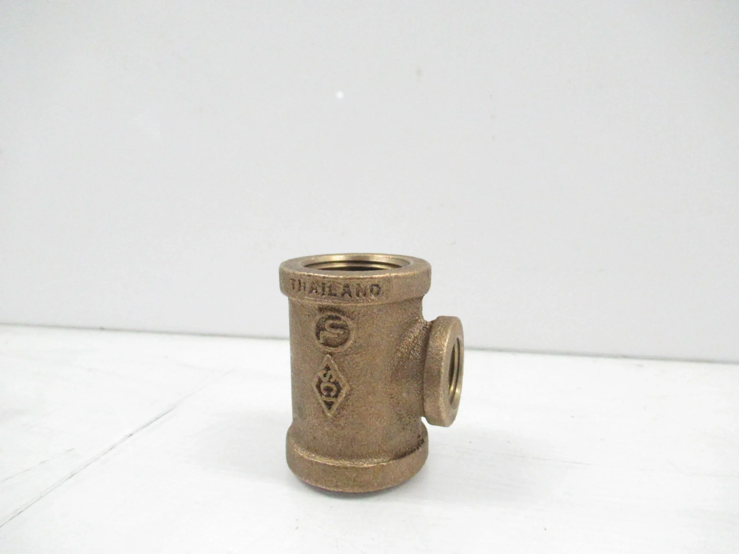 4429K333 Brass Threaded Pipe Fitting, 3/4 X 3/8 Npt Female