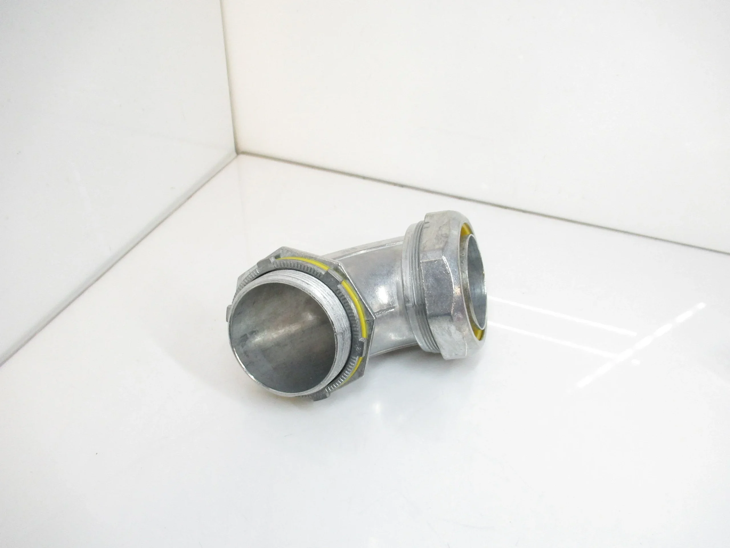 Nesco 496Z 90° Liquid-Tight Connector, 2" Diameter